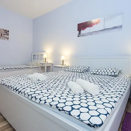 Perunika Apartament *
